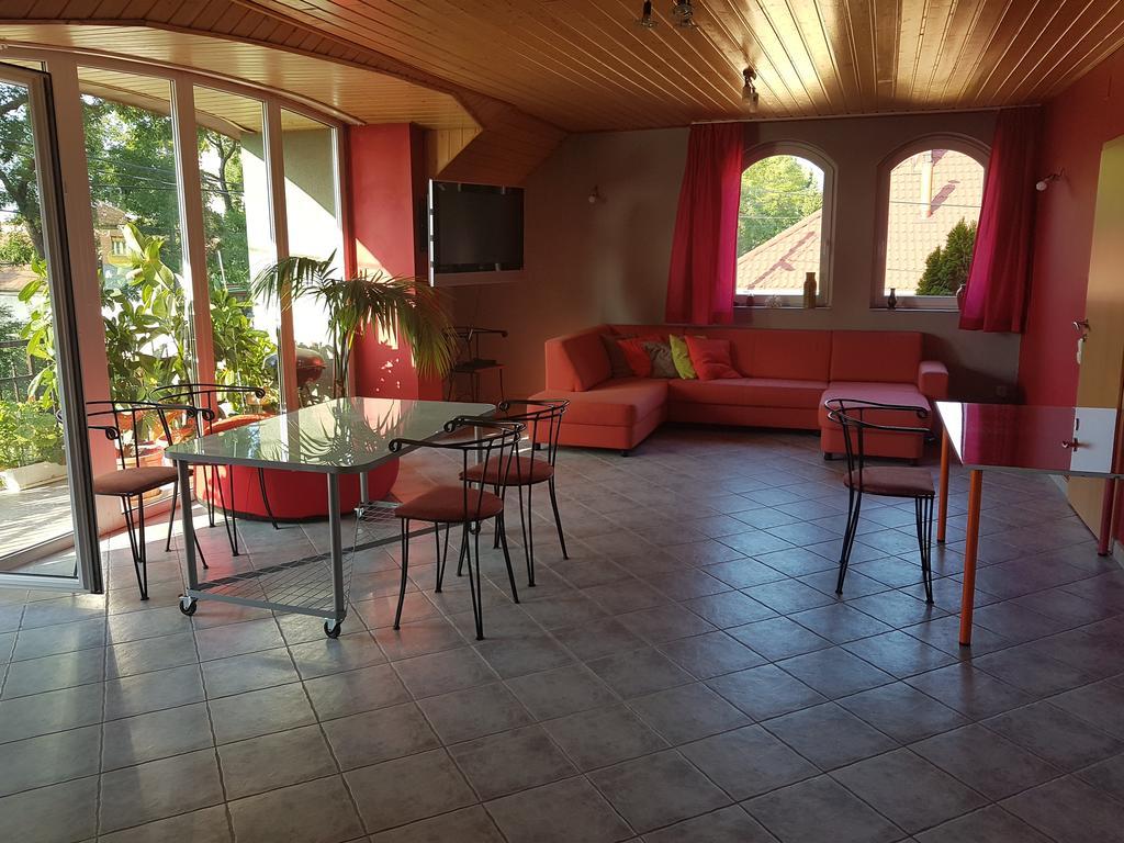 Szigeti Apartmanhaz Pécs Buitenkant foto